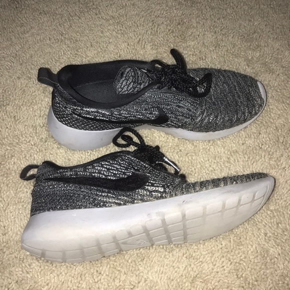 Nike Shoes - size 8 women’s nike shoes